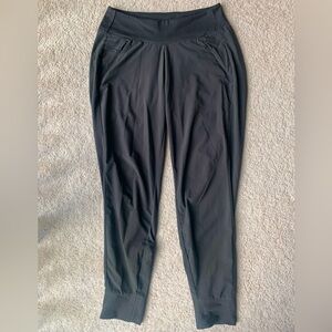 Athleta Soho Jogger 2P Olive